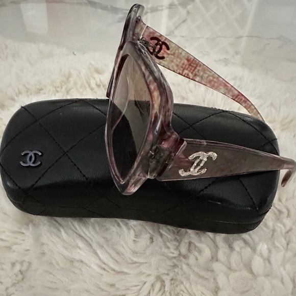 SOLD - CHANEL SUNGLASSES - Picture 4 of 7